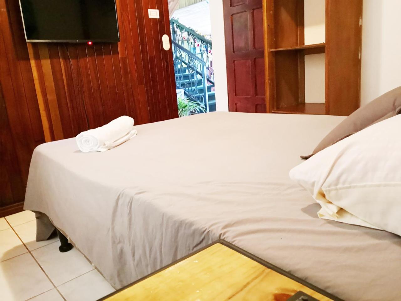Vida Tropical Bed and Breakfast Alajuela Exteriör bild