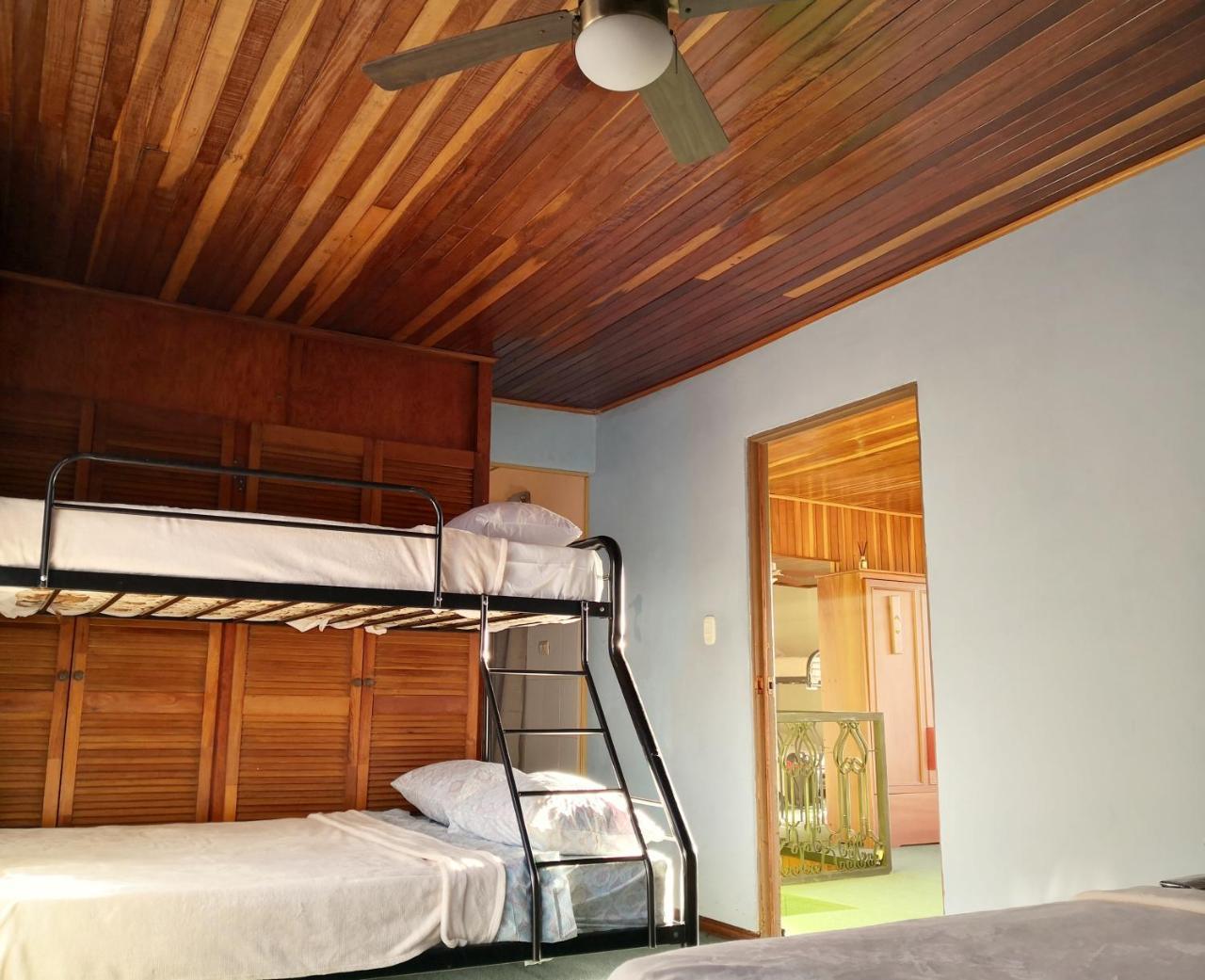 Vida Tropical Bed and Breakfast Alajuela Exteriör bild