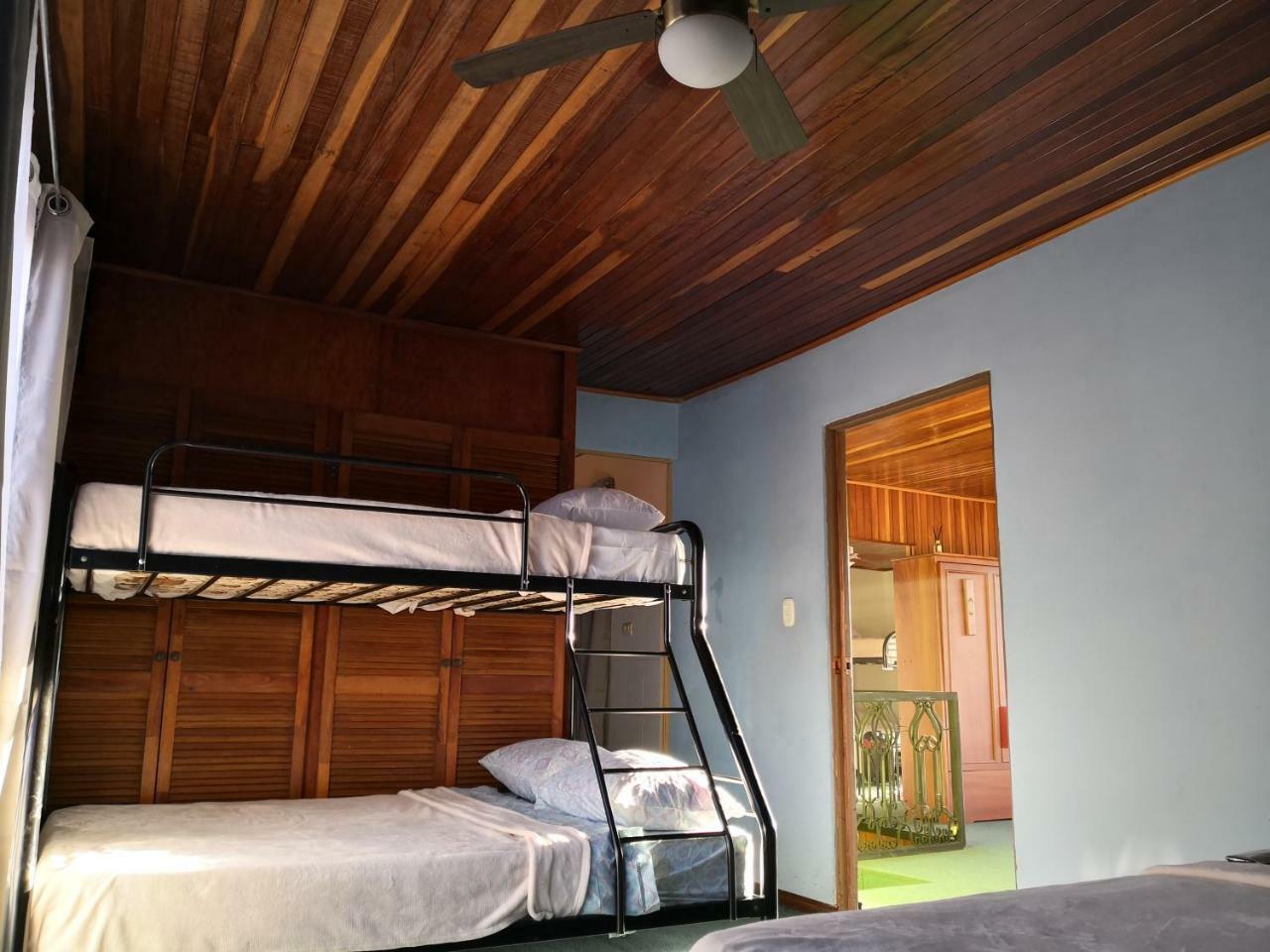 Vida Tropical Bed and Breakfast Alajuela Exteriör bild